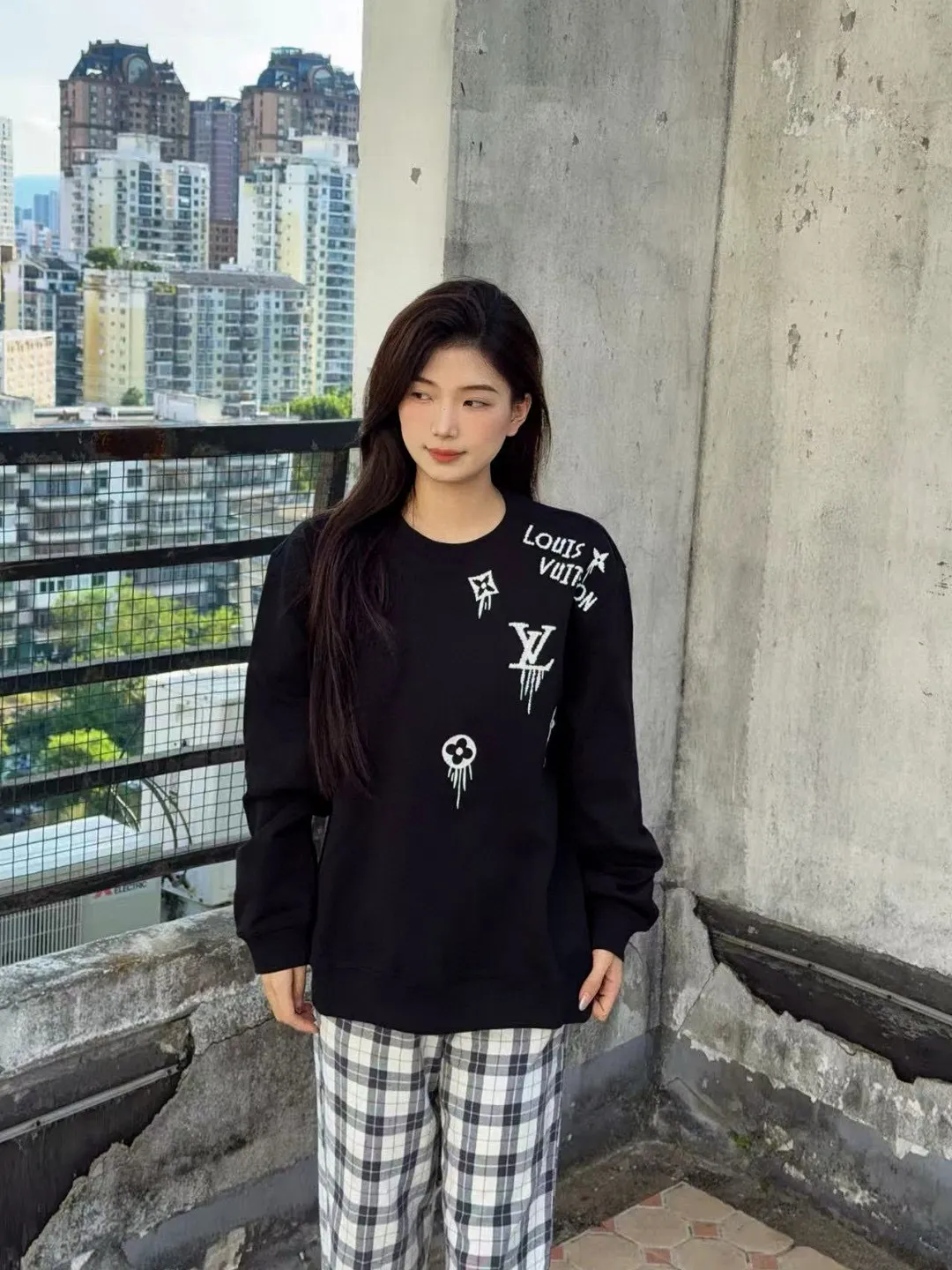 Louis Vuitton/Louis Vuitton 25Fw tassel presbyopic letter embroidered round neck sweatshirt